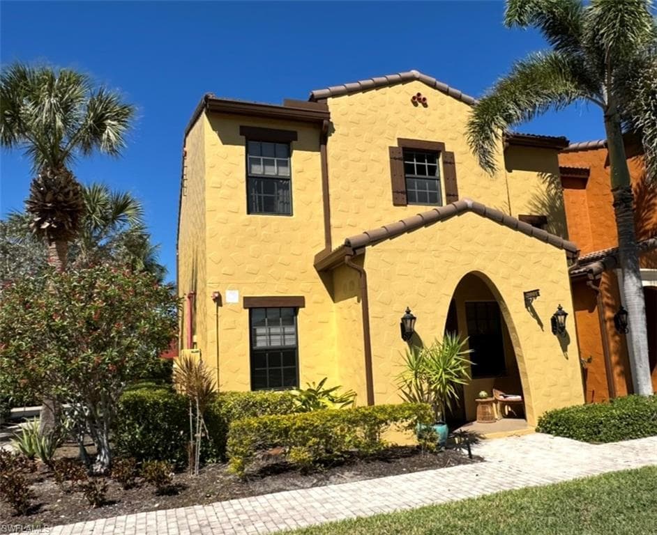 8997 Cambria CIR 2001 NAPLES, FL 34113