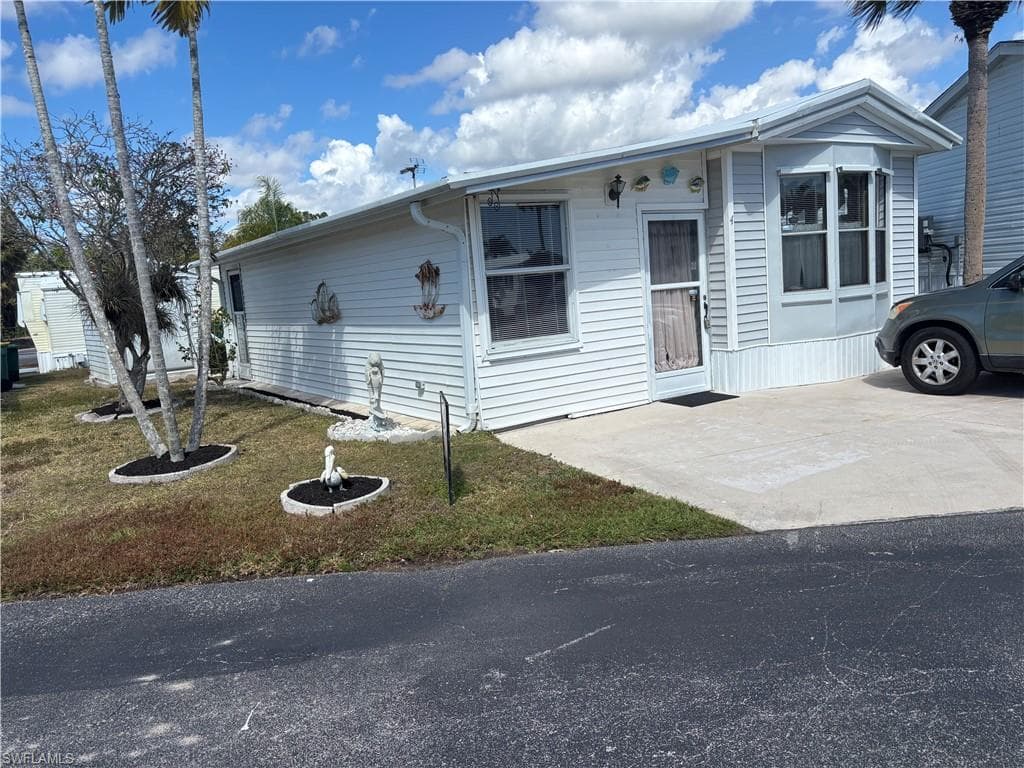 4 Onyx DR 4O NAPLES, FL 34114