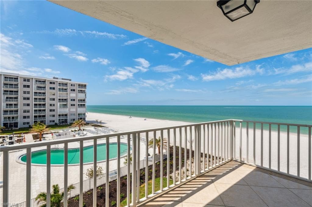 3443 Gulf Shore BLVD N 403 NAPLES, FL 34103