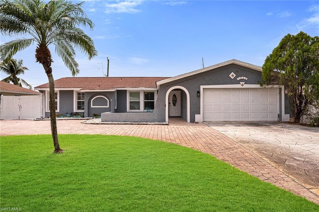 4838 Tahiti LN NAPLES, FL 34112
