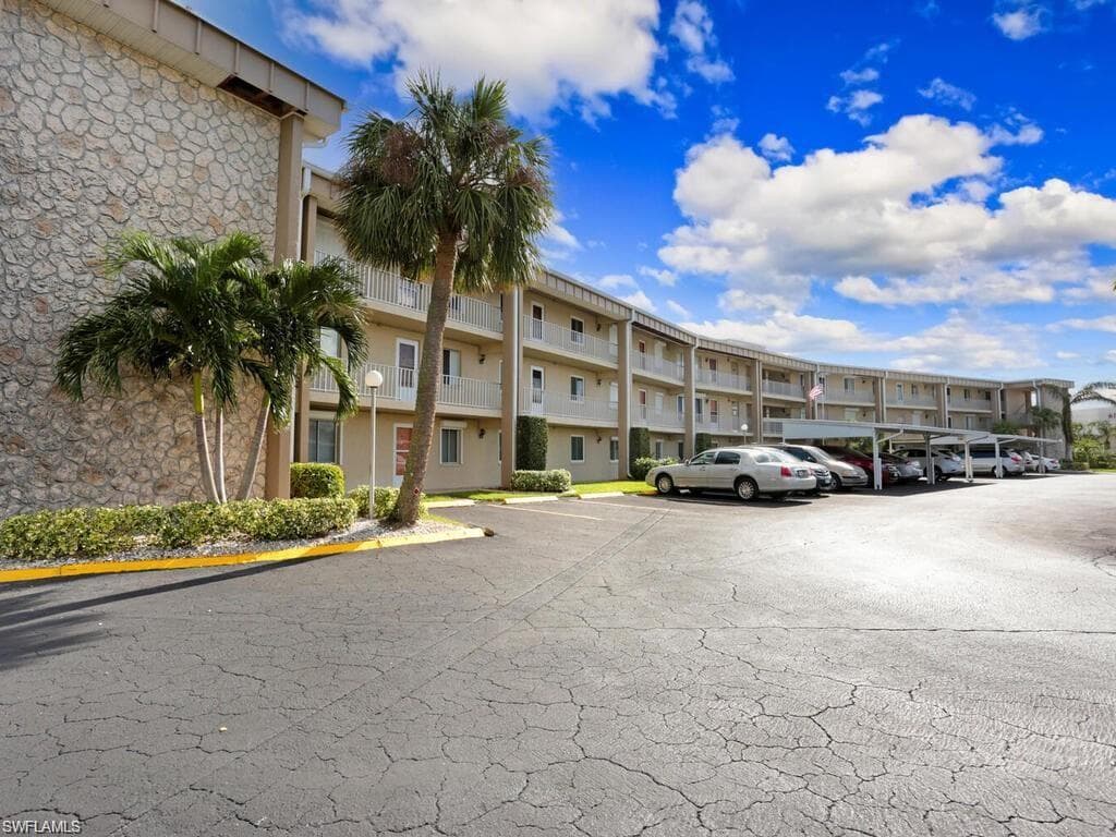 2244 Winkler AVE 105 FORT MYERS, FL 33901