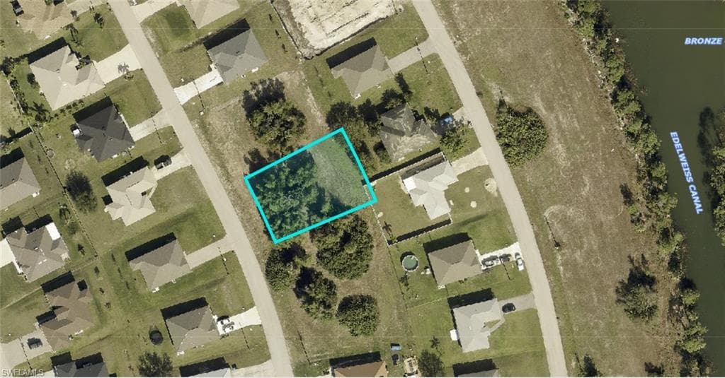 4121 NE 22nd PL CAPE CORAL, FL 33909