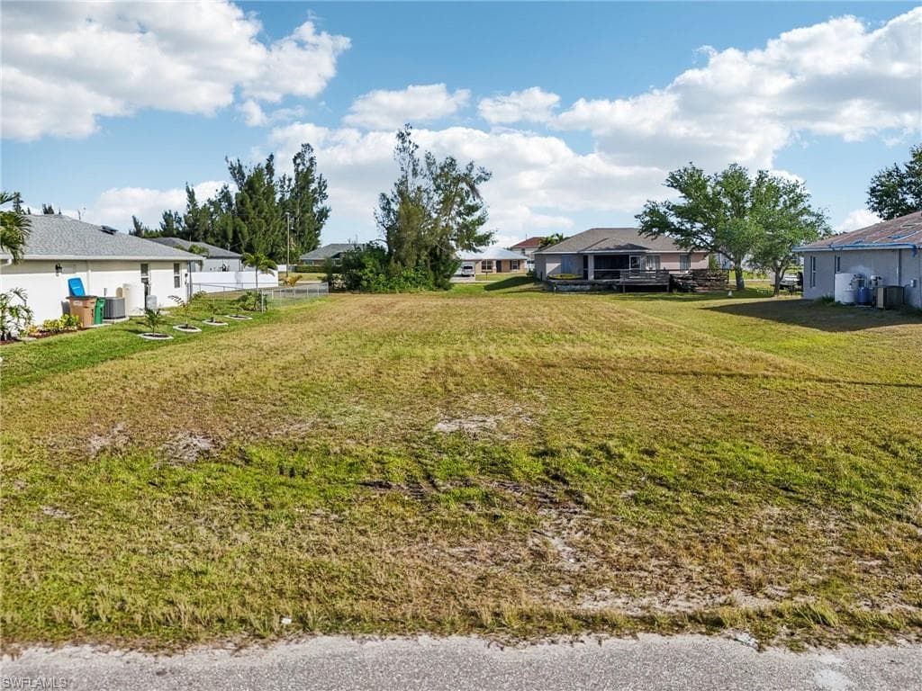2821 NW 6th TER CAPE CORAL, FL 33993