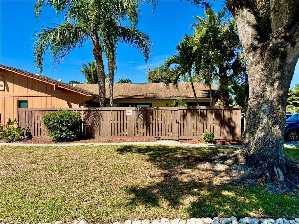 17304 Timber Oak LN FORT MYERS, FL 33908