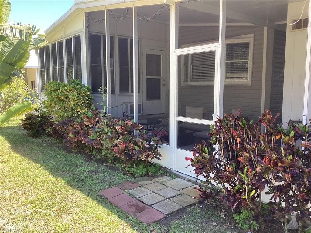 18 Le Mans DR NAPLES, FL 34112
