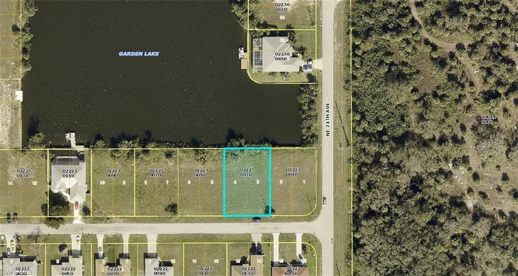 2325 NE 17th ST CAPE CORAL, FL 33909