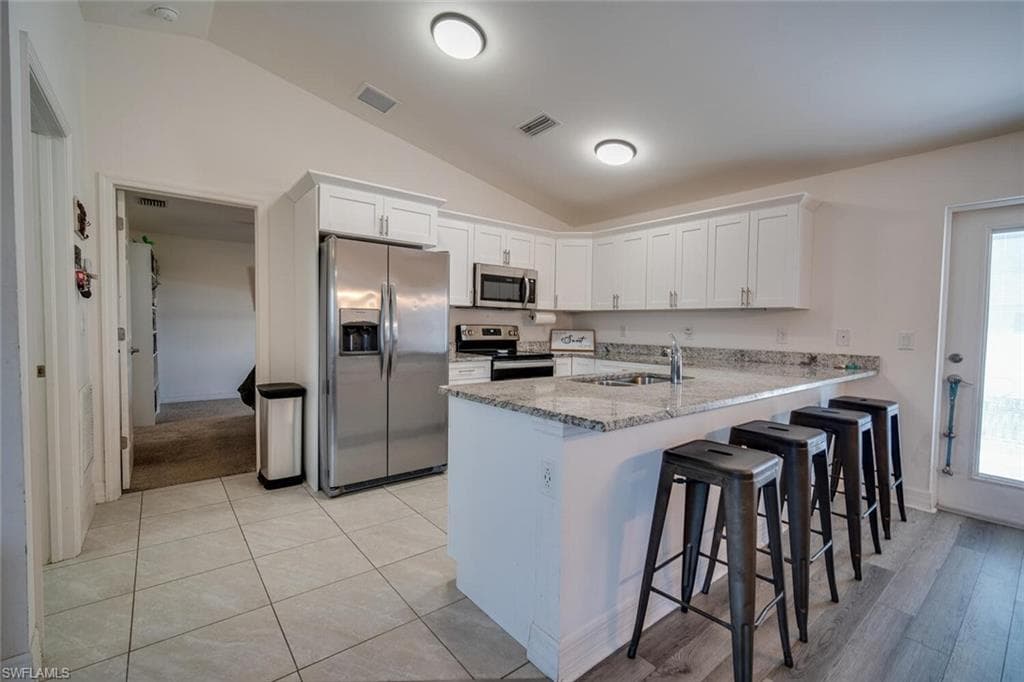 325 NW 10th TER CAPE CORAL, FL 33993