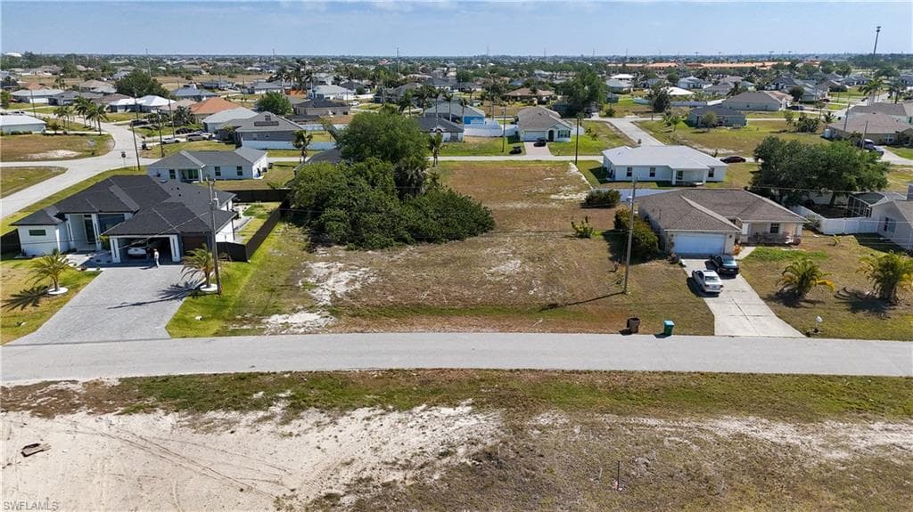 533 NW 18th PL CAPE CORAL, FL 33993