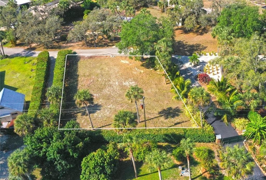 27591 GROVE RD BONITA SPRINGS, FL 34135