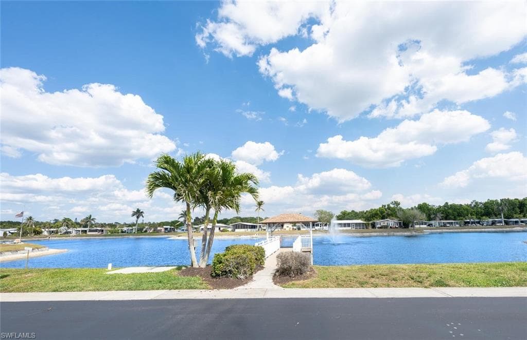 190 Oceans BLVD 190 NAPLES, FL 34104