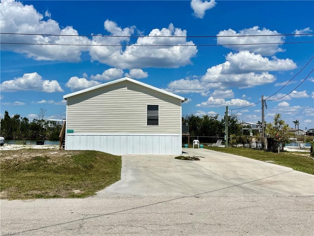 3888 ROYAL PALM DR ST. JAMES CITY, FL 33956
