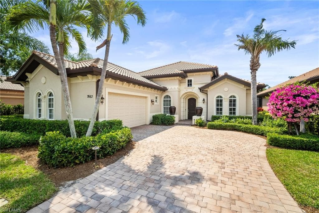 7663 Cottesmore DR NAPLES, FL 34113
