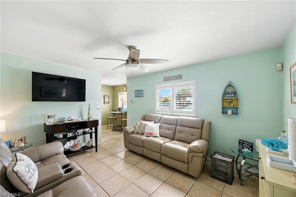 8127 Country RD 106 FORT MYERS, FL 33919