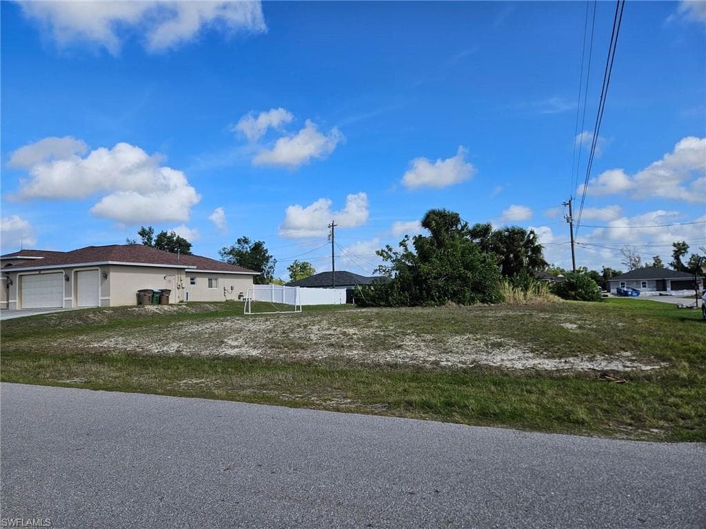 813 NW 1st TER CAPE CORAL, FL 33993