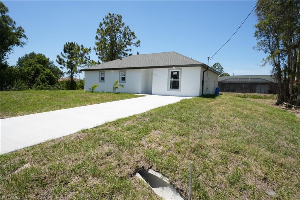 626 Hobart AVE S LEHIGH ACRES, FL 33974