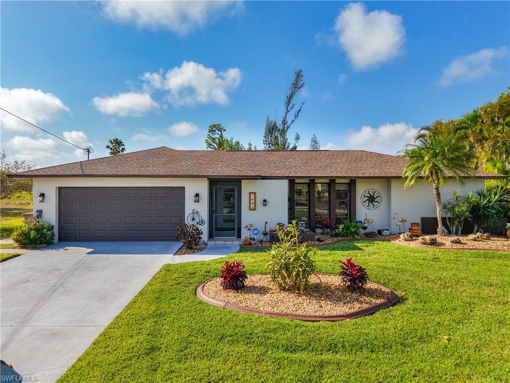 832 SW 23rd ST CAPE CORAL, FL 33991