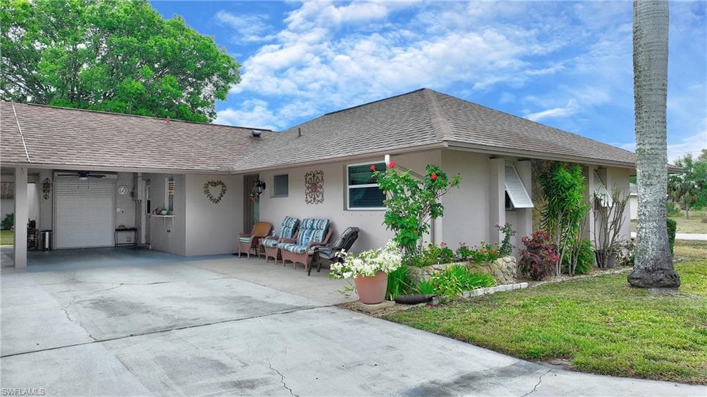 219 Oaklawn CT LEHIGH ACRES, FL 33936