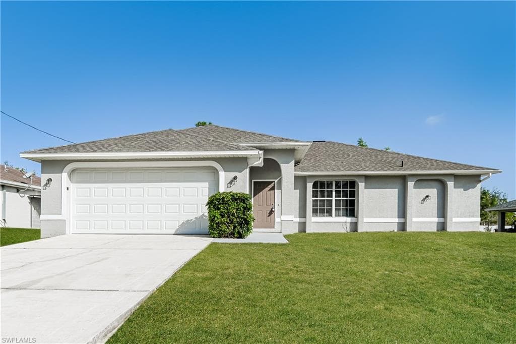 749 Colyer ST E LEHIGH ACRES, FL 33974