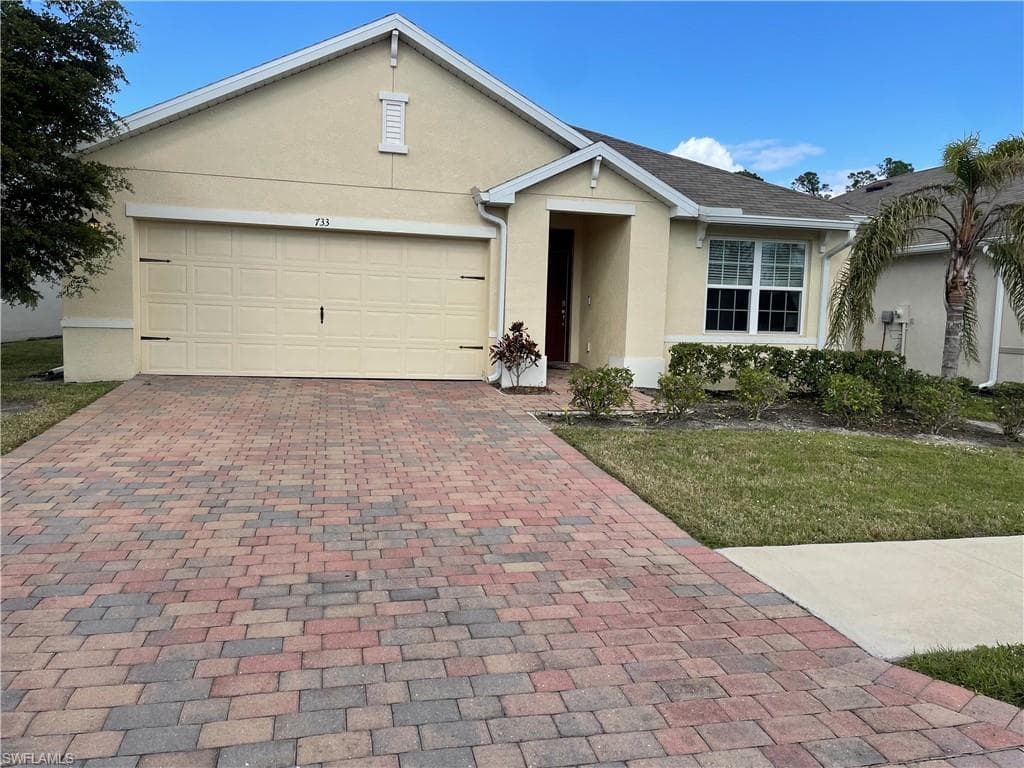 733 Hadley ST W NAPLES, FL 34104