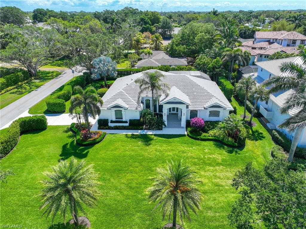 1850 Crayton RD NAPLES, FL 34102