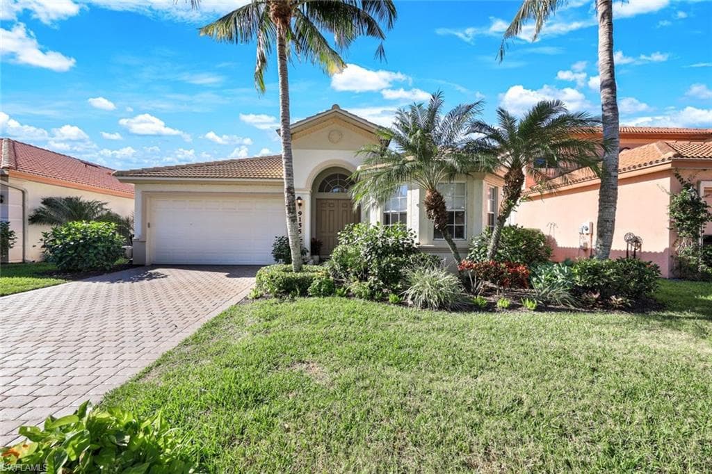 9155 Spanish Moss WAY BONITA SPRINGS, FL 34135