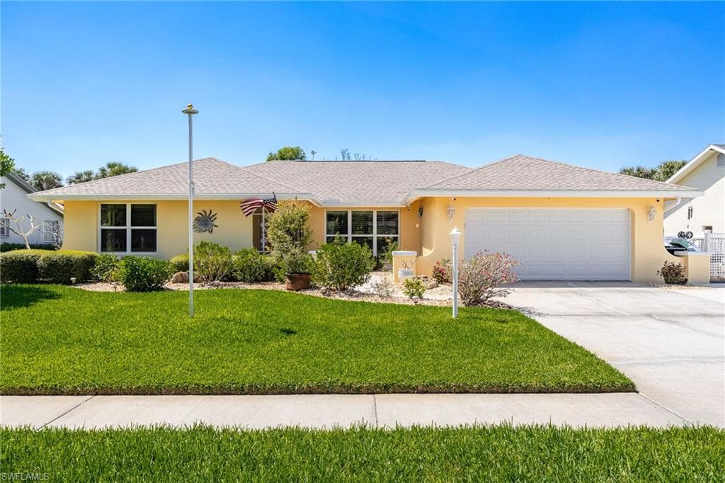 4215 Prestwick CT NORTH FORT MYERS, FL 33903