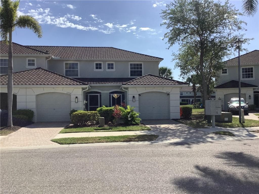 11739 Eros RD LEHIGH ACRES, FL 33971