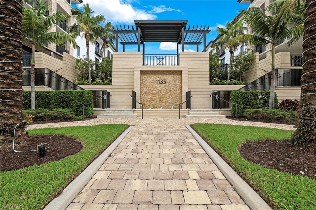 1135 3rd AVE S 220 NAPLES, FL 34102