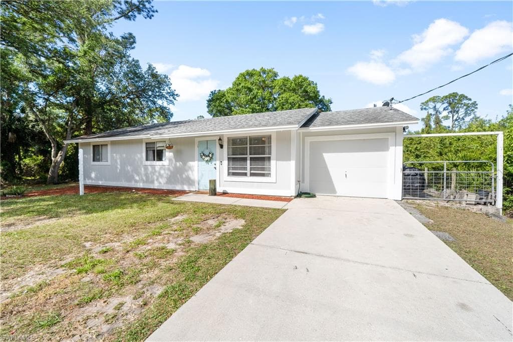 6117 Higgins AVE FORT MYERS, FL 33905