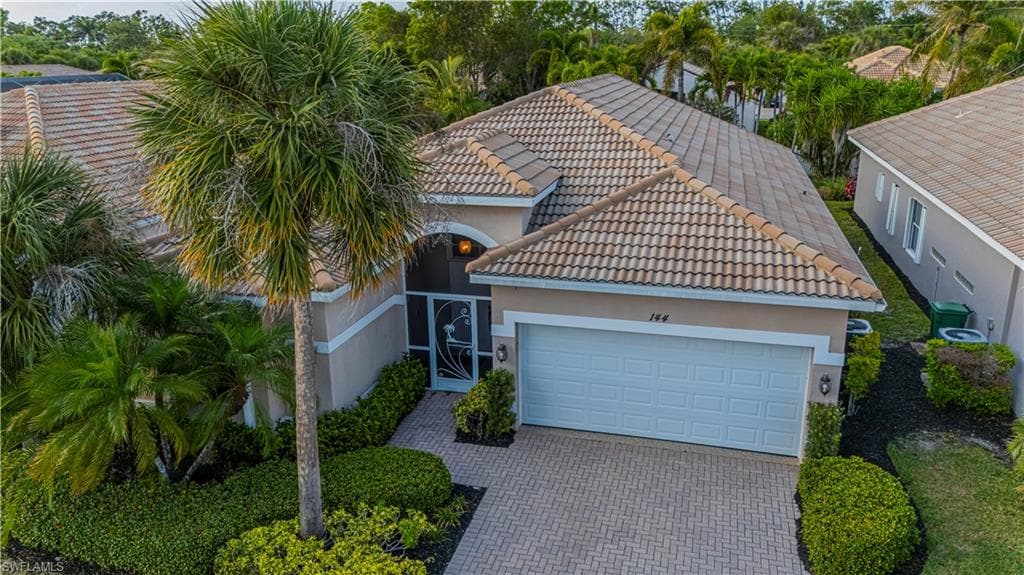 144 Glen Eagle CIR NAPLES, FL 34104