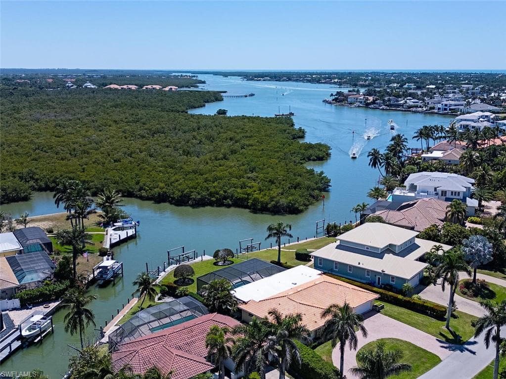 2111 Sheepshead DR NAPLES, FL 34102