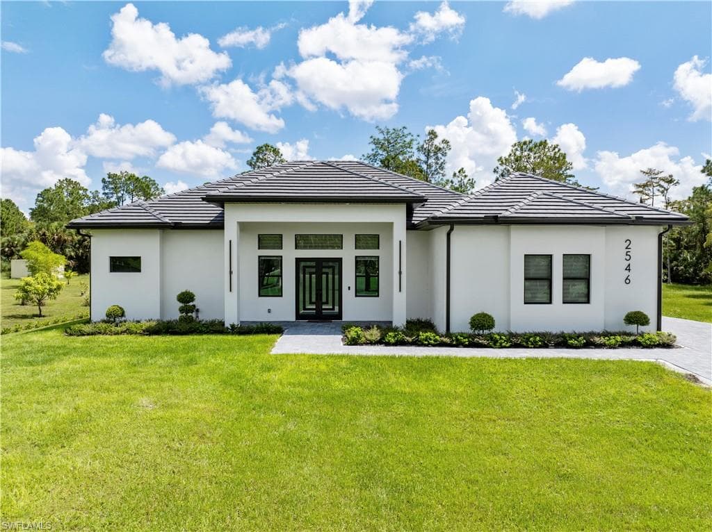 2546 4th ST NW NAPLES, FL 34120