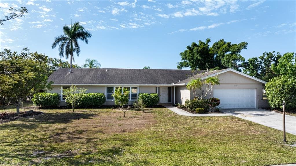 1592 Manchester BLVD FORT MYERS, FL 33919