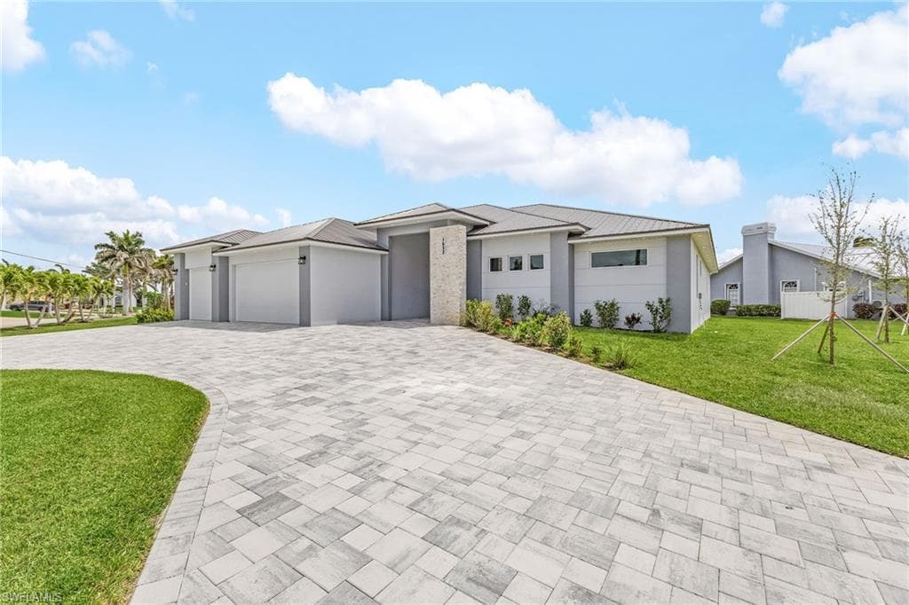 1632 SW 52nd TER CAPE CORAL, FL 33914