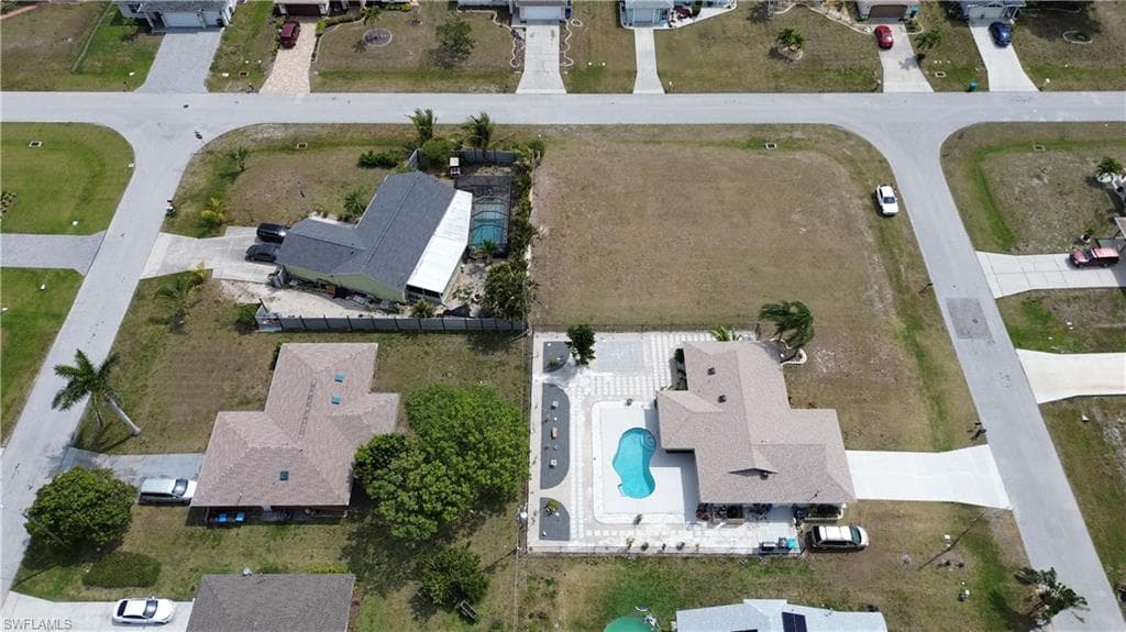 915 SW 36th ST CAPE CORAL, FL 33914