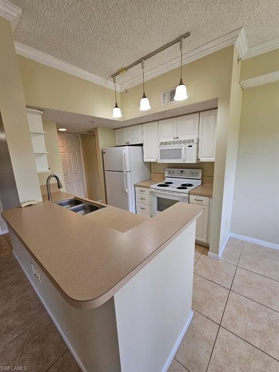 1875 Florida Club DR 7305 NAPLES, FL 34112