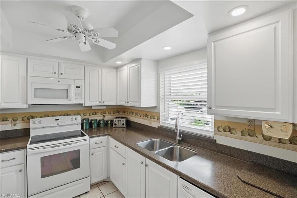 5467 Rattlesnake Hamm RD C-105 NAPLES, FL 34113