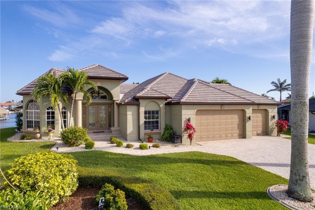 1402 SW 52nd LN CAPE CORAL, FL 33914