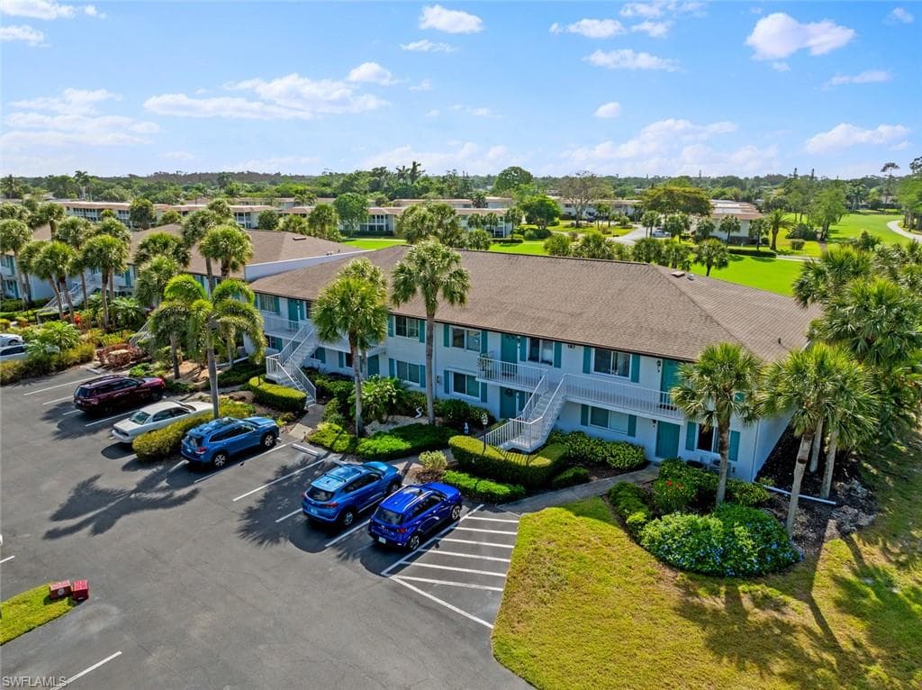 197 Penny LN 6 NAPLES, FL 34112