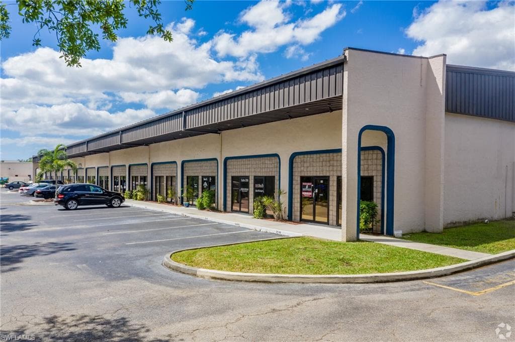 12165 Metro PKWY 9 FORT MYERS, FL 33966