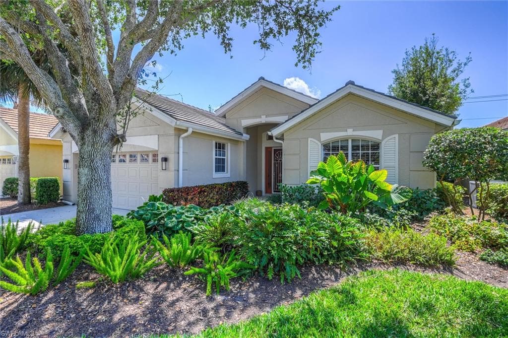 1805 Winding Oaks WAY NAPLES, FL 34109