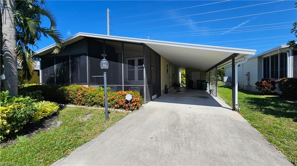 1515 Gulf Coast DR NAPLES, FL 34110