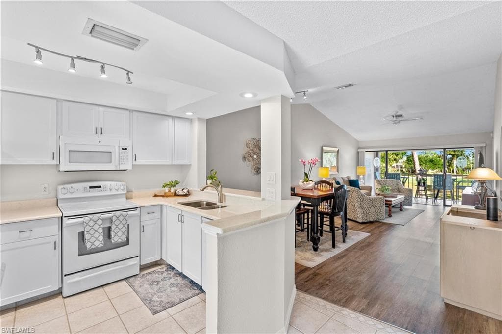701 Augusta BLVD 701-7 NAPLES, FL 34113