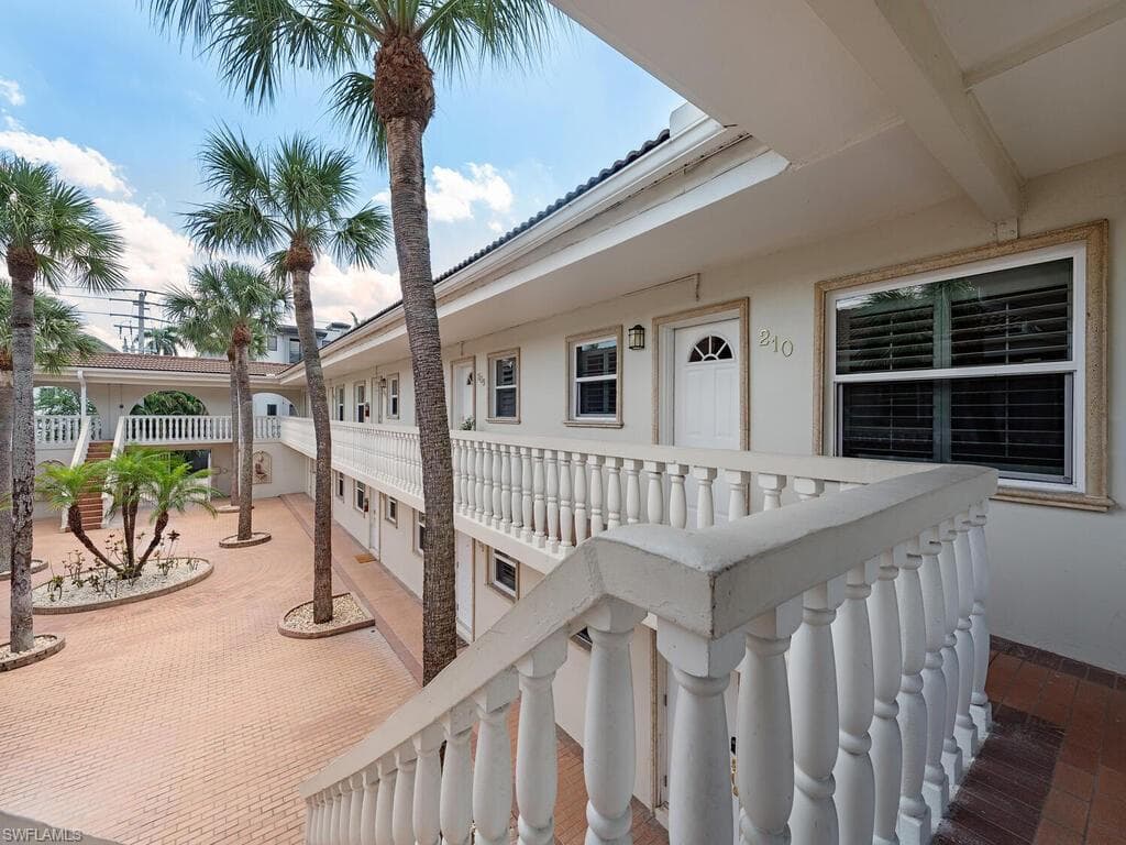 980 7th AVE S 210 NAPLES, FL 34102
