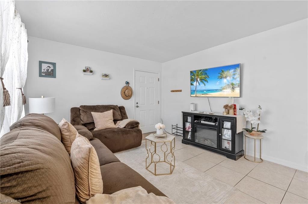 1047 Hartley AVE 106 MARCO ISLAND, FL 34145