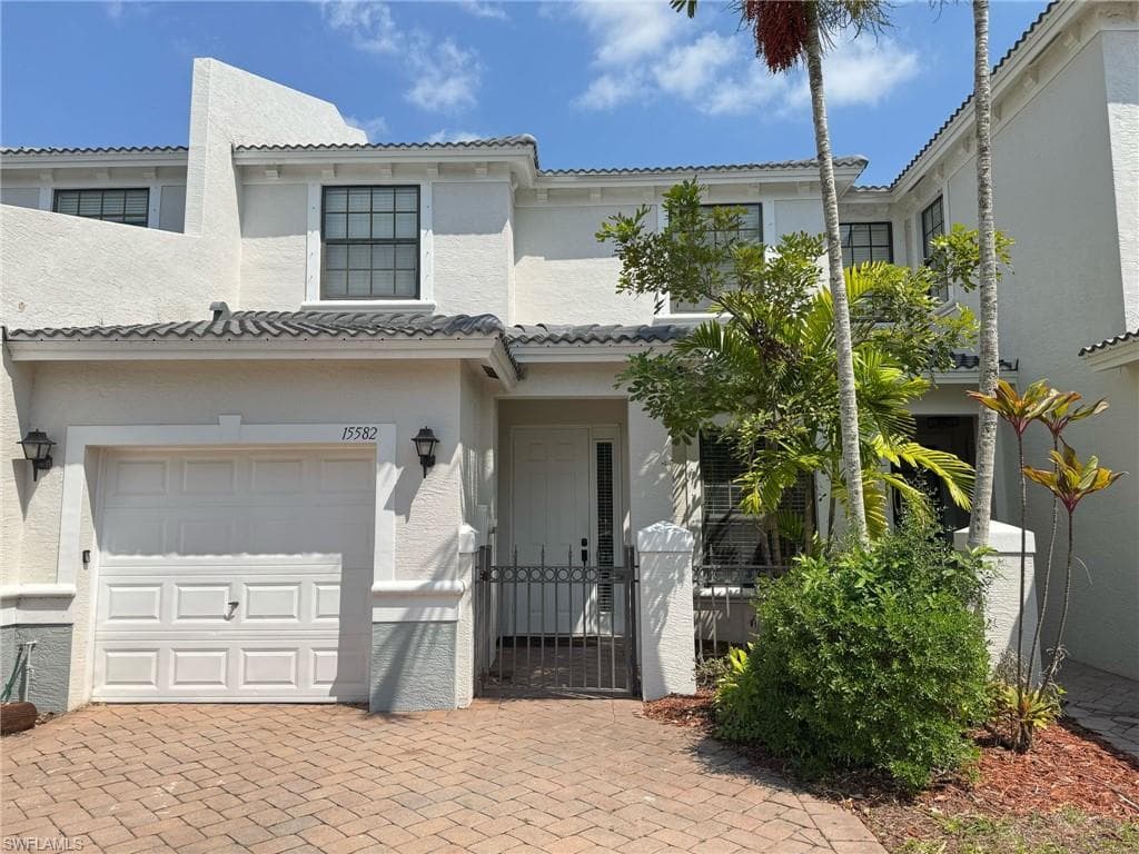 15582 Summit Place CIR 405 NAPLES, FL 34119