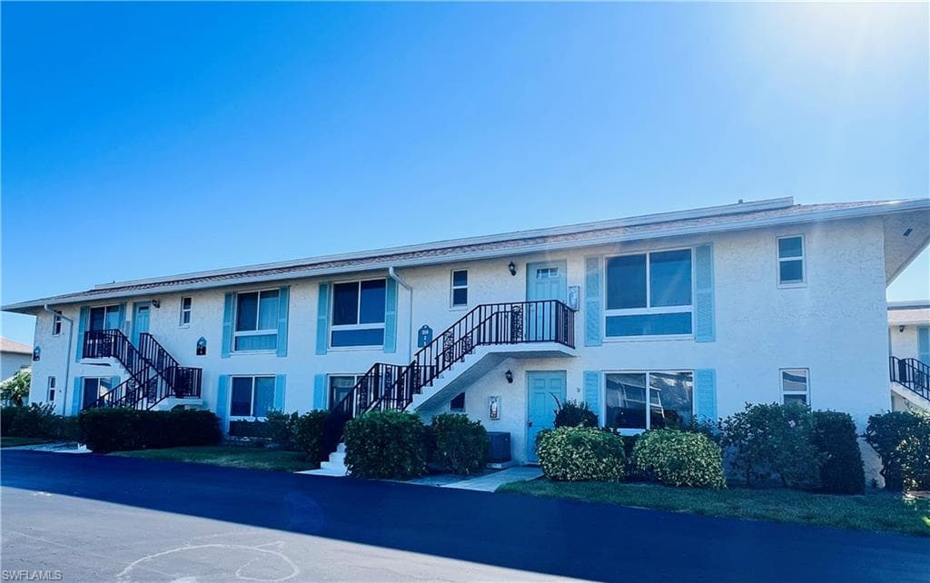 255 Palm DR 255-1 NAPLES, FL 34112