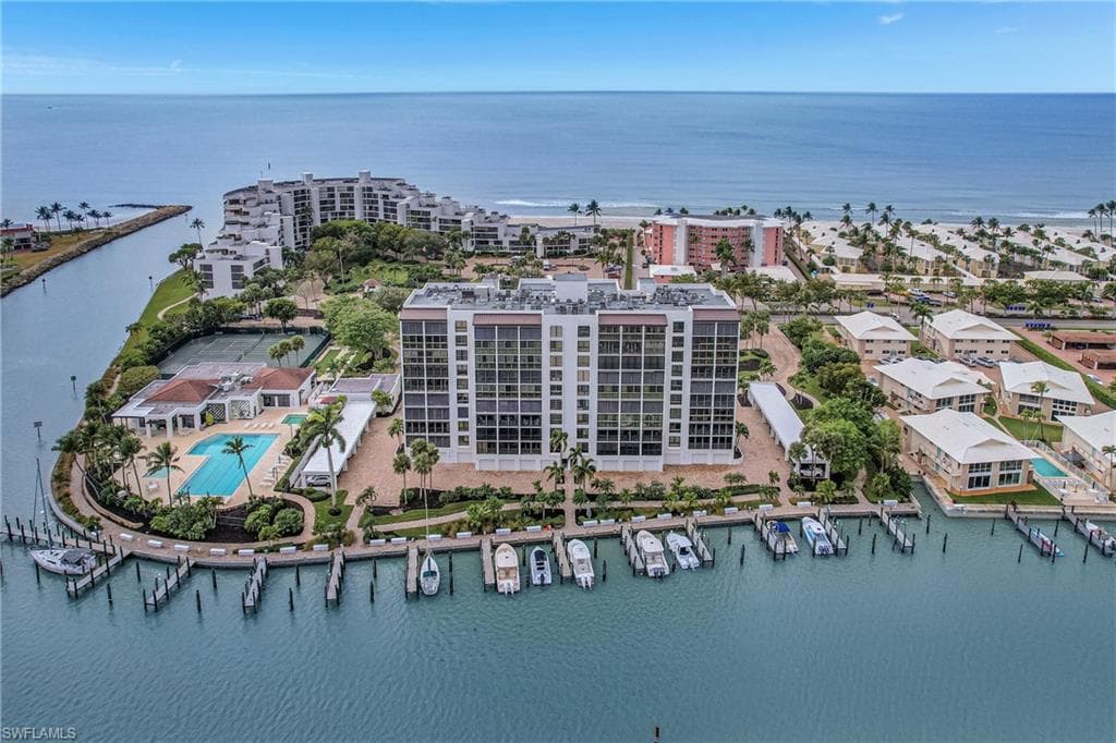 2400 Gulf Shore BLVD N 603 NAPLES, FL 34103