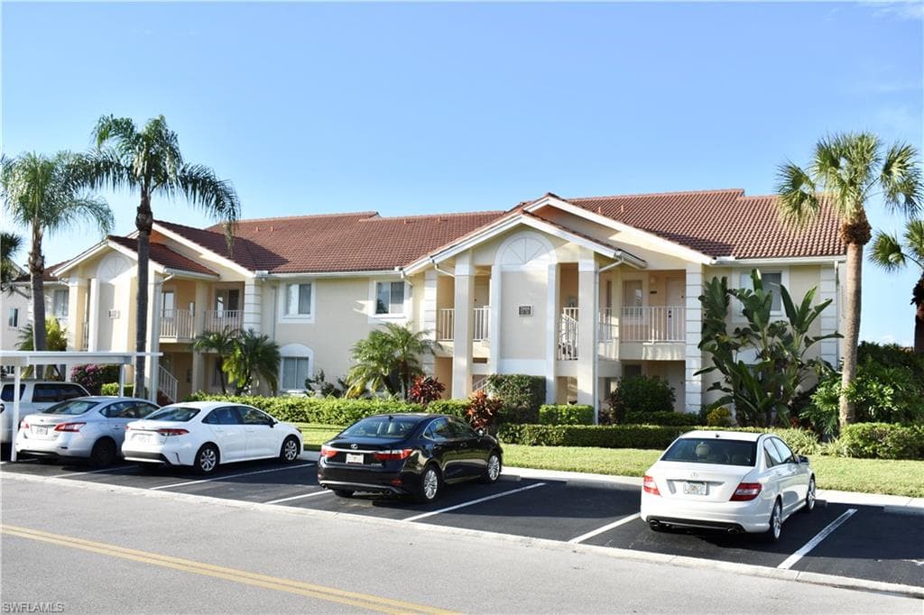 7725 Jewel LN 202 NAPLES, FL 34109