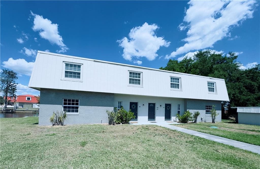 14938 Wise WAY 14940 FORT MYERS, FL 33905